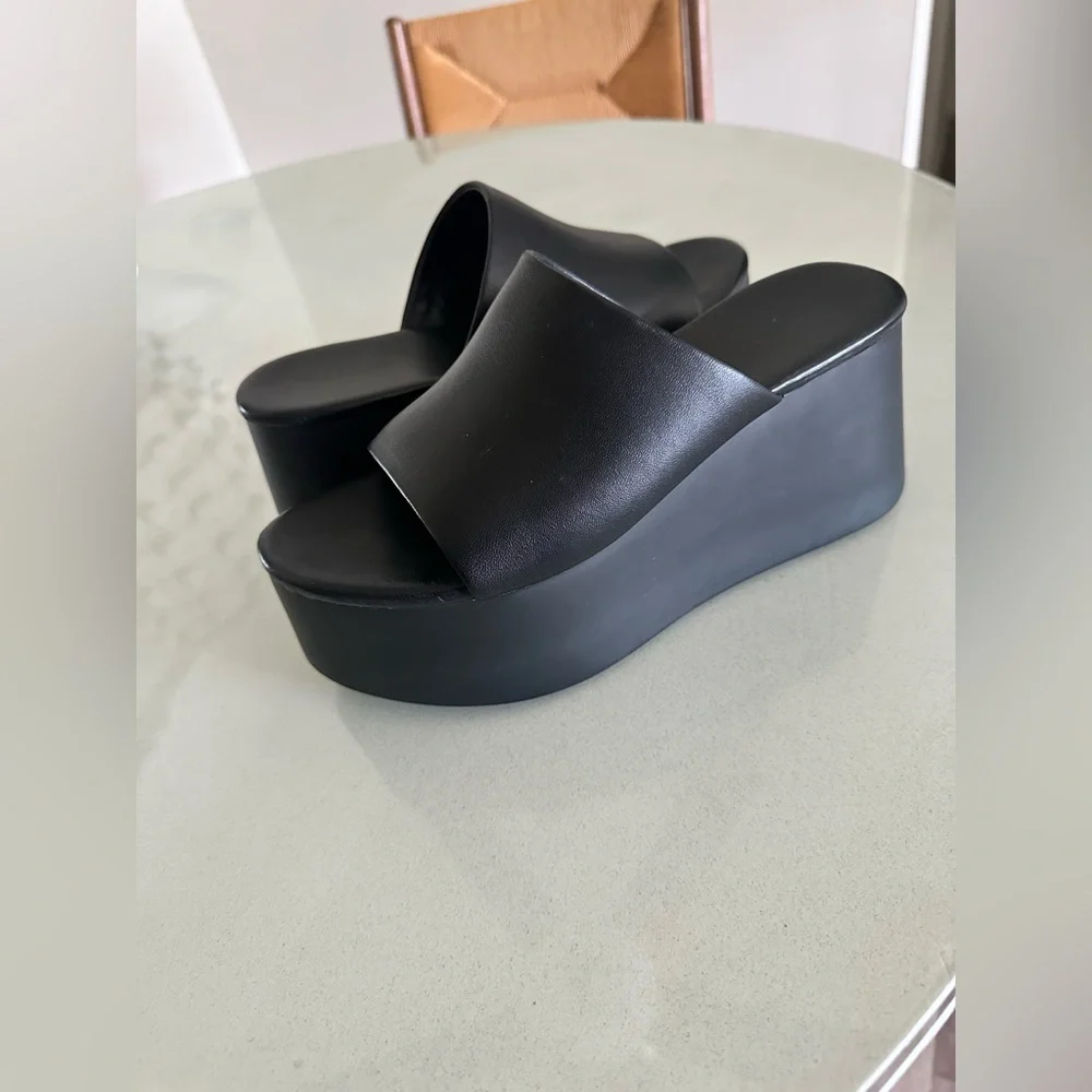 Tony Bianco Black Platform Shoes Sleek Design - Picture 5 of 6